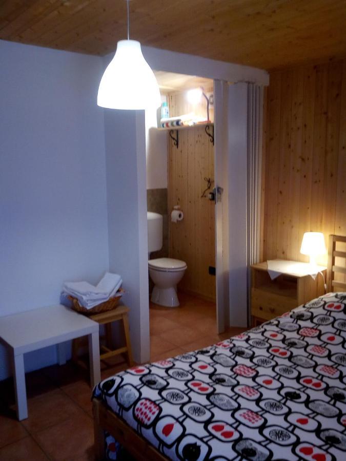 La Casa Antica Bed & Breakfast ปอนต์-เซนต์-มาร์ติน ภายนอก รูปภาพ